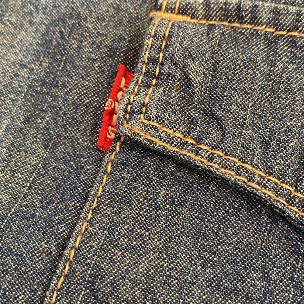 Levi’s Women’s denim shirt - Picture 3 of 8